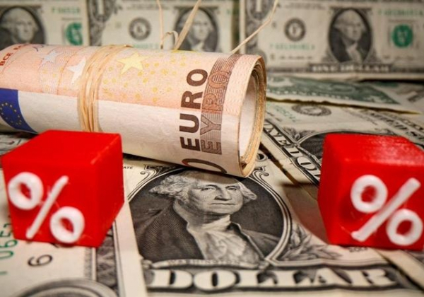 Курс валют на 31 августа, вторник: что ж ты, доллар, сдал назад? [инфографика]