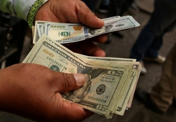 Курс валют на сегодня: доллар стабилен, евро падает [инфографика]
