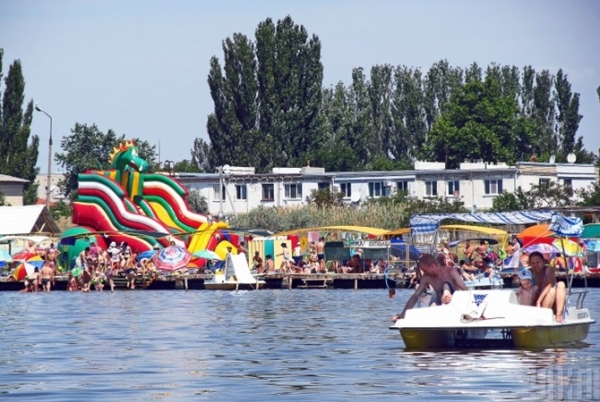 Летний отдых: сколько стоит жилье на море и в Карпатах 