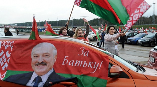 Лукашенко отверг транзит власти в Белоруссии Лукашенко отверг транзит власти в Белоруссии