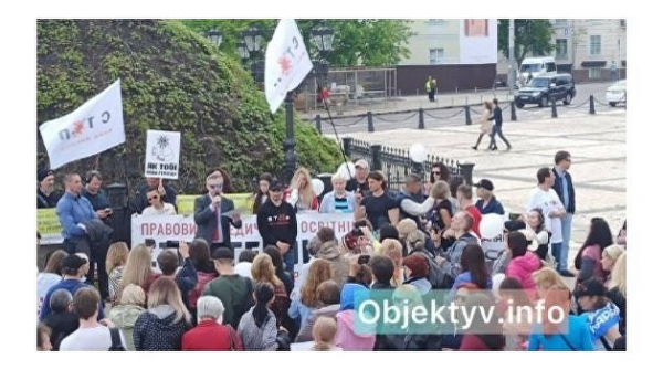 Мэр Львова испугался херсонского антипрививочника