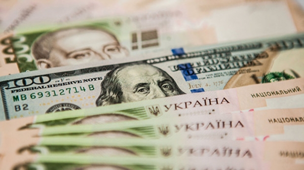 Нацбанк рассказал, насколько упали переводы украинских гастарбайтеров на Украину