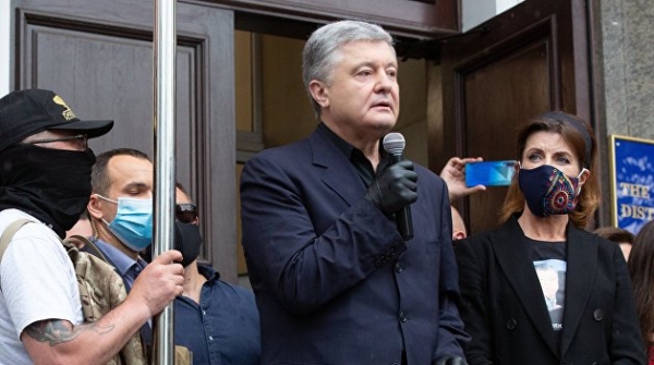 «Надо упрятать – упрячьте». Порошенко обратился к Зеленскому в суде «Надо упрятать – упрячьте». Порошенко обратился к Зеленскому в суде