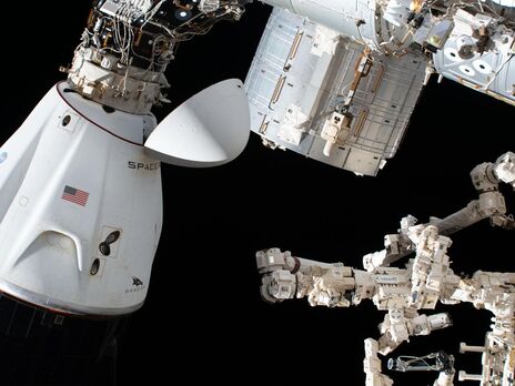 NASA перенесло возвращение астронавтов с МКС на Землю NASA перенесло возвращение астронавтов с МКС на Землю