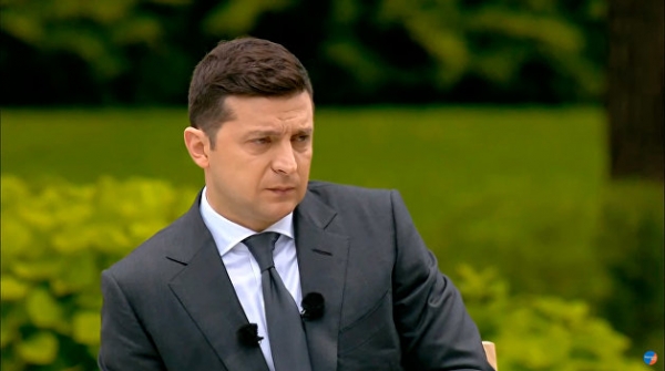 Почти половина украинцев считают, что Зеленский не справляется со своими обязанностями - опрос Почти половина украинцев считают, что Зеленский не справляется со своими обязанностями - опрос