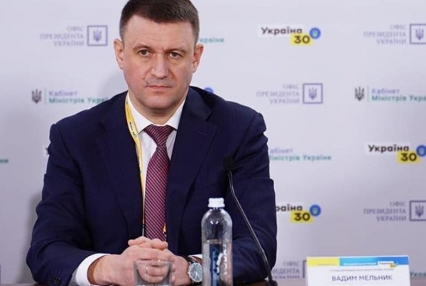 Политолог: Глава ГФС Мельник может быть причастным к "крышеванию" табачного контрафакта Политолог: Глава ГФС Мельник может быть причастным к "крышеванию" табачного контрафакта