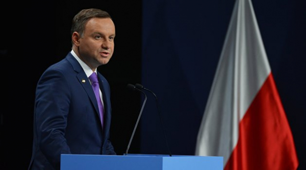 Президент Польши в годовщину Волынской резни призвал дружить с Украиной Президент Польши в годовщину Волынской резни призвал дружить с Украиной