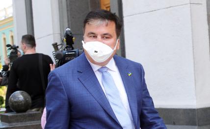 Саакашвили поведал, что Путин &laquo;вонзал ему ногти в колено в темной комнате&raquo;