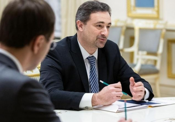 Смелянский извинился перед почтальонами за то, что приписал им зарплату в тысячу долларов 