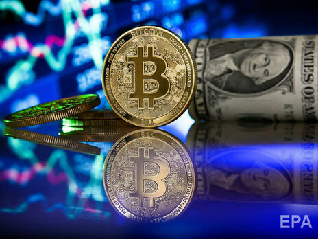 Стоимость биткоина превысила рекордные $60 тыс.