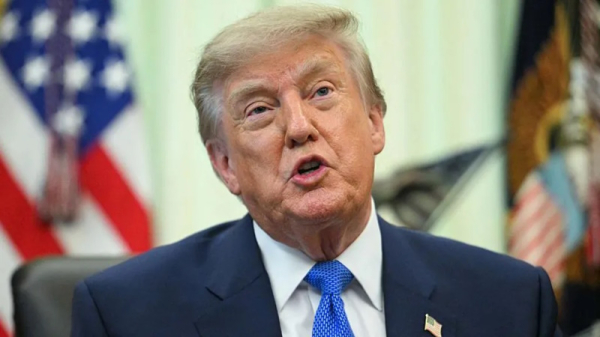 Трамп обвинил более 40 стран в помощи Китаю обходить тарифы США Трамп обвинил более 40 стран в помощи Китаю обходить тарифы США