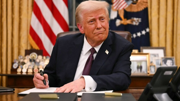 Трамп угрожает новыми тарифами на китайскую электронику Трамп угрожает новыми тарифами на китайскую электронику