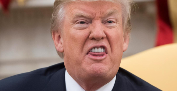 Трамп вводит новый тариф в ответ на решение Верховного суда Трамп вводит новый тариф в ответ на решение Верховного суда