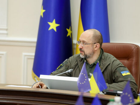 Украина рассчитывает на €18 млрд от ЕС в 2023 году. Эта сумма покроет дефицит по необоронным расходам – Шмыгаль Украина рассчитывает на €18 млрд от ЕС в 2023 году. Эта сумма покроет дефицит по необоронным расходам – Шмыгаль