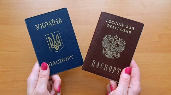 Украинский депутат предложил лишать гражданства владельцев российских паспортов Украинский депутат предложил лишать гражданства владельцев российских паспортов