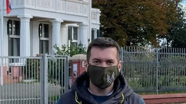 Украинский военнослужащий провел одиночный пикет в Гааге Украинский военнослужащий провел одиночный пикет в Гааге