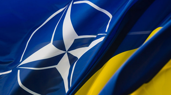 В НАТО назвали две причины, по которым туда не берут Украину