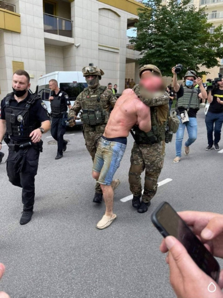 Война за квартиру: как не оказаться в ситуации голосеевского стрелка Война за квартиру: как не оказаться в ситуации голосеевского стрелка