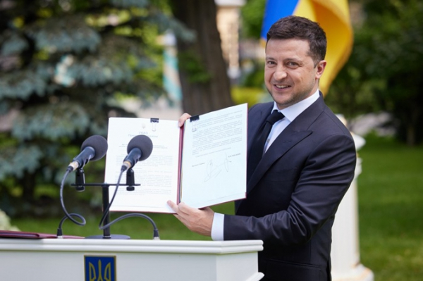 Врачам пообещали повысить зарплаты: найдут ли на это деньги Врачам пообещали повысить зарплаты: найдут ли на это деньги