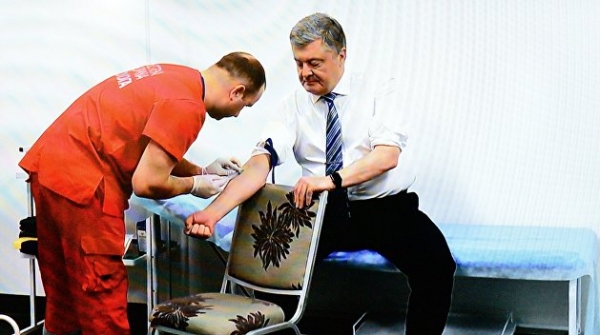 Врачи столкнулись с проблемой при лечении Порошенко Врачи столкнулись с проблемой при лечении Порошенко
