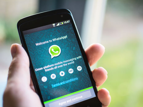 WhatsApp может делиться с Facebook личными данными пользователей