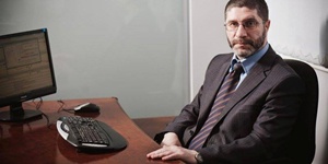 Зачем власть хочет обвалить курс и взвинтить цены 
