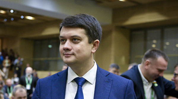 Зампред фракции &laquo;Слуга народа&raquo; пригрозил депутатам за вступление в объединение Разумкова