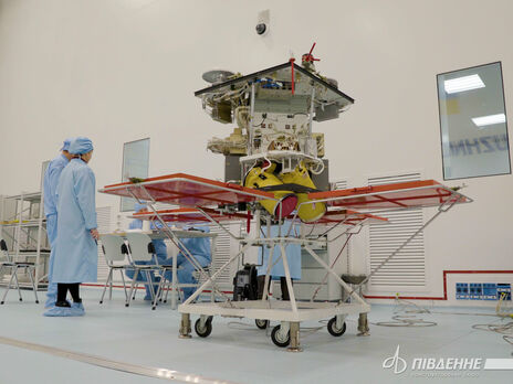 Запуск украинского спутника. Глава Госкосмоса назвал сумму контракта со SpaceX Запуск украинского спутника. Глава Госкосмоса назвал сумму контракта со SpaceX