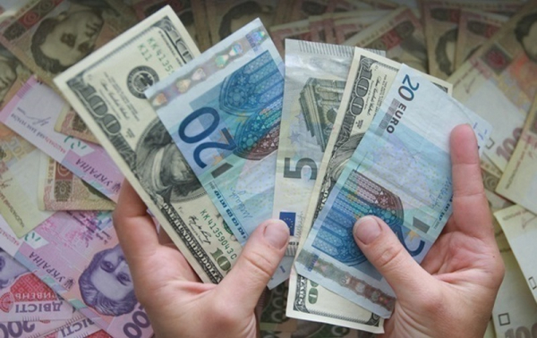 Заробитчане прислали в Украину денежные переводы на 6 миллиардов долларов Заробитчане прислали в Украину денежные переводы на 6 миллиардов долларов