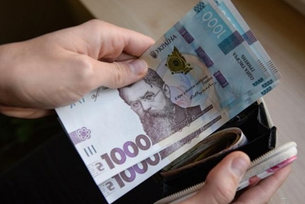 Зарплата в Украине аномально выросла к концу 2020 года [инфографика]