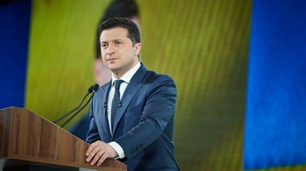 Зеленский хочет раздать украинцам «экономические паспорта» Зеленский хочет раздать украинцам «экономические паспорта»