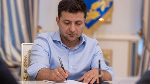 Зеленский утвердил санкции против Шария и Гужвы